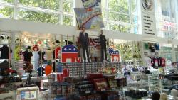 2012 Washington, souvenir shop
